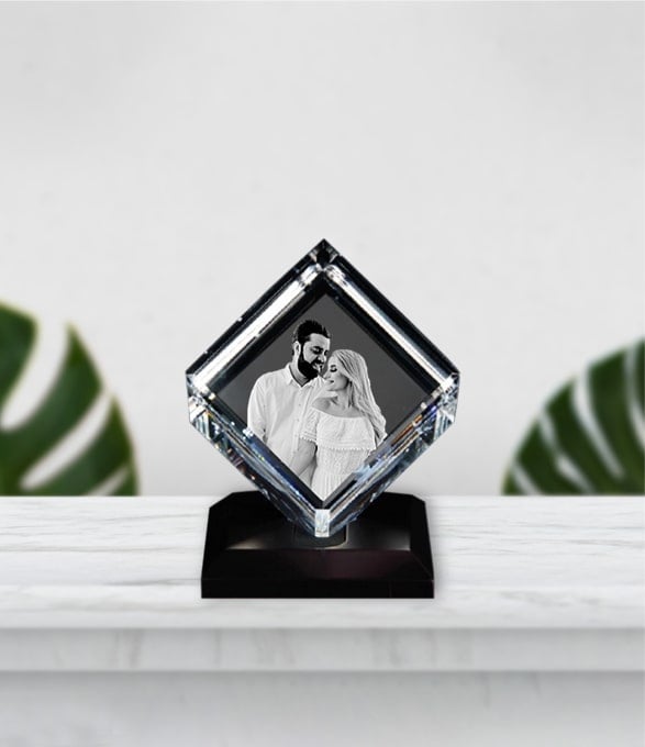 Share Your Joys With 3D Personalized Crystal Cube